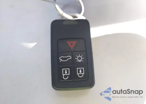 2017 Volvo Xc60 T6 Dynamic z USA, uszkodzony, nr VIN YV449MRR6H2063777